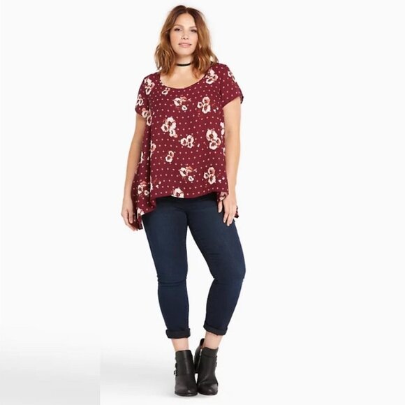 Torrid Floral Sharkbite Georgette Top Burgundy Women Size 1X Short Sleeve Blouse - Picture 2 of 9